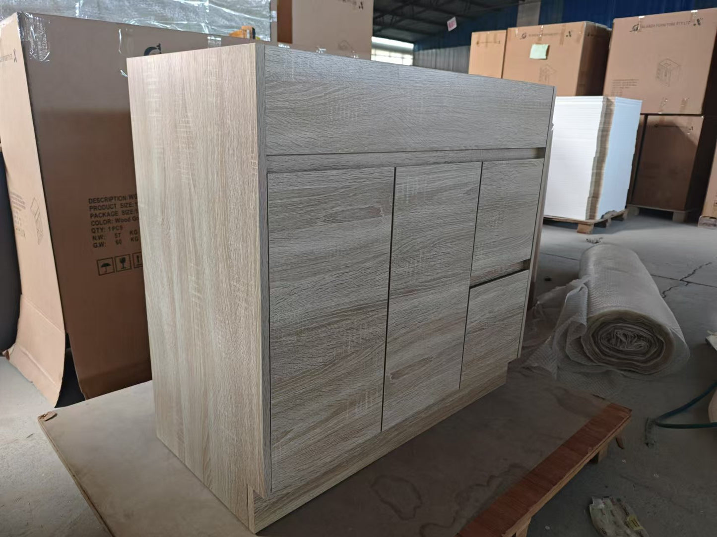 900 Melamine Wood Grain Bathroom Cabinet